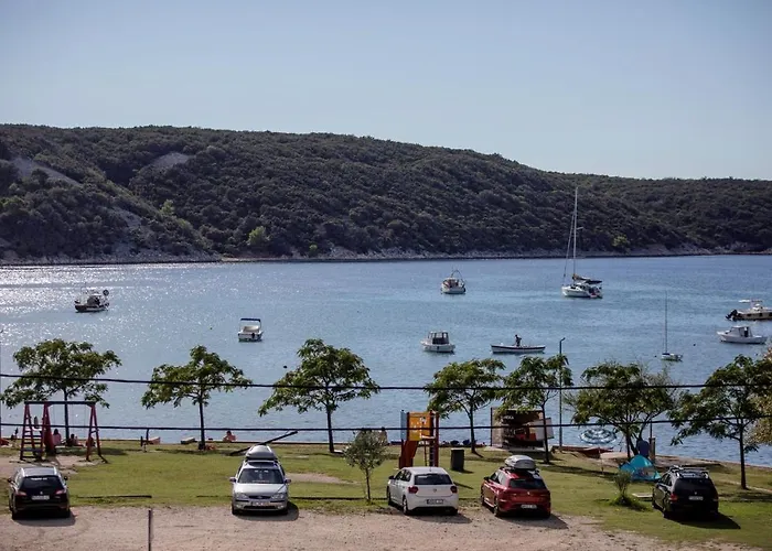 Πανσιόν Stanicic 4*